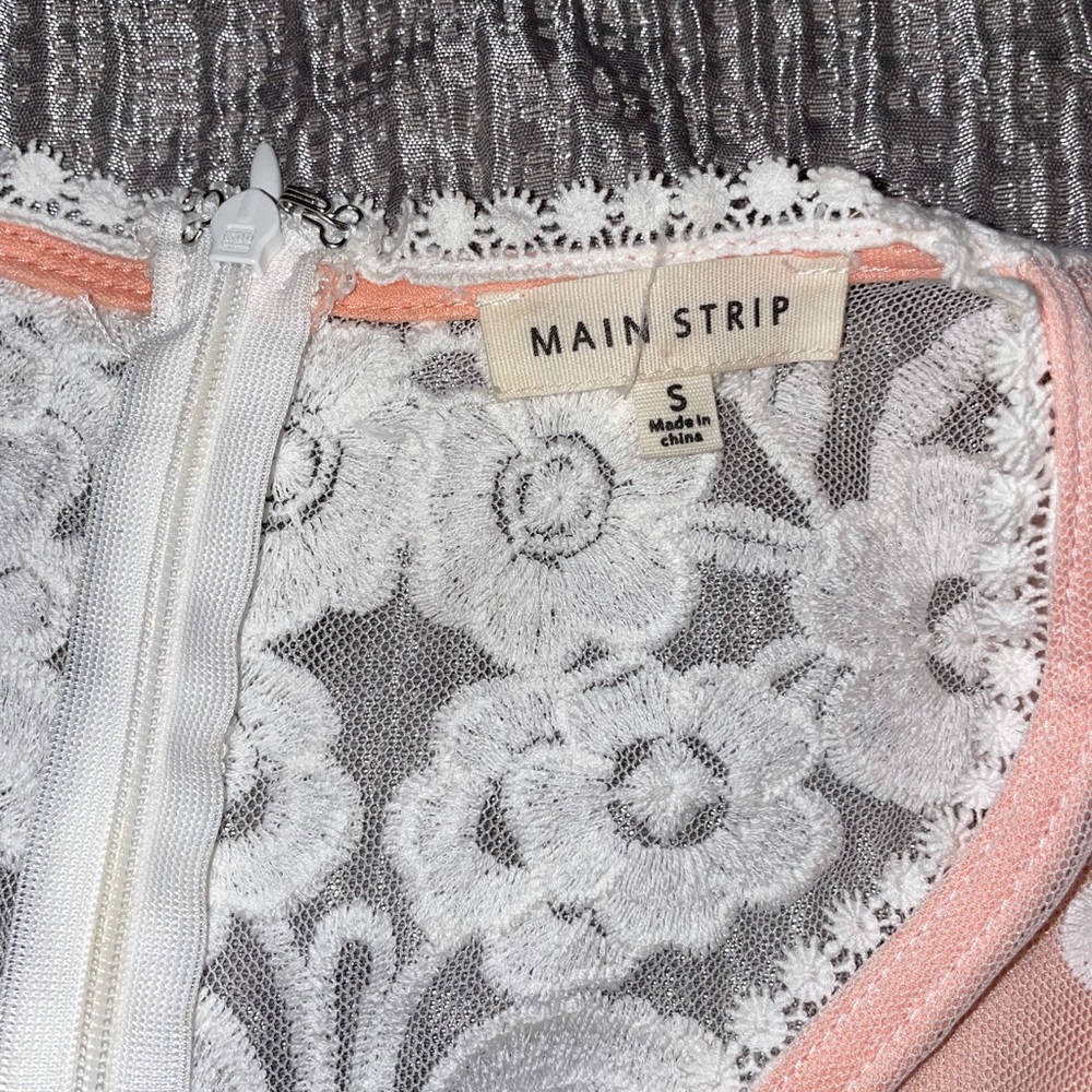 MAIN STRIP ROMPER